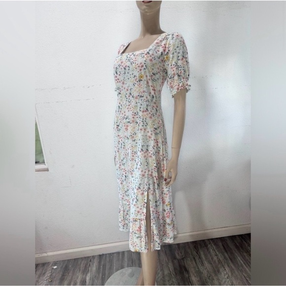 Influence Dresses & Skirts - Influence Square-Neck Floral Midi Dress with Puff Sleeves
